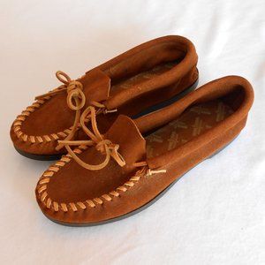 NWOT Minnetonka Brown Leather Moccasins 9